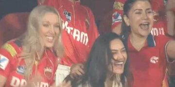 मोहाली में प्रीति जिंटा ने चहल को गले लगाया