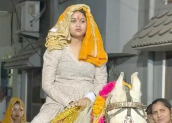 नारनौल में बेटी को घोड़ी पर बैठा निकाला बनवारा