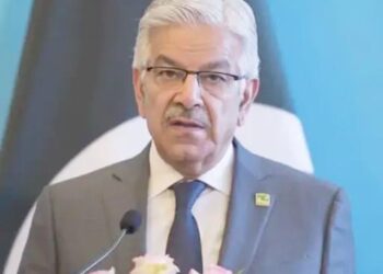 PAK रक्षा मंत्री बोले-मोदी इज्जत बचाने की कोशिश कर रहे