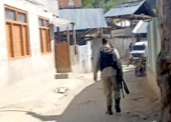 उत्तरी कश्मीर में कई जगह पुलिस के छापे: आतंकी मूवमेंट की जानकारी के बाद एक्शन