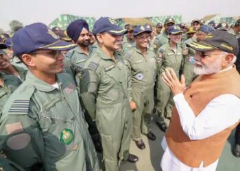 PM से बोला जवान-परमाणु बम से कम नहीं हमारे नौजवान