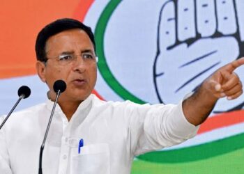 रणदीप सुरजेवाला बोले-हरियाणा-पंजाब के CM लव लेटर में व्यस्त