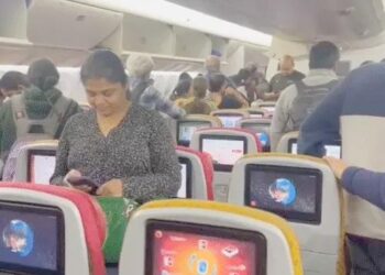 एअर इंडिया के विमान में खराबी, यात्रियों को उतारा