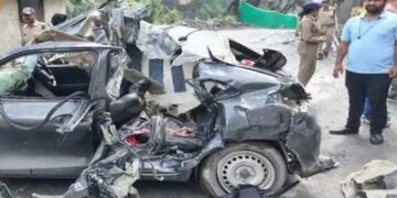 फतेहाबाद के परिवार की कार पर उत्तराखंड में गिरा पत्थर: पत्नी की मौत- पति और बेटी घायल