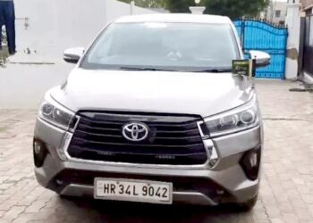 JJP नेता की इनोवा गरीब की फैमिली ID में दर्ज: महेंद्रगढ़ में परिवार का राशन बंद