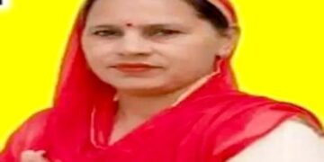 फतेहाबाद में पंचायत फंड में गड़बड़ी पर फंसी सरपंच: नशा विरोधी यात्रा में खिला दिए 35 हजार के लड्डू, डीसी ने किया सस्पेंड