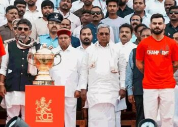 गलुरु भगदड़, कर्नाटक CM-डिप्टी CM के खिलाफ शिकायत दर्ज: भाजपा ने इस्तीफा मांगा