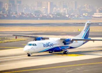 अहमदाबाद एयरपोर्ट पर टेकऑफ से पहले इंडिगो फ्लाइट में आग: पायलट ने मेडे कॉल भेजा, कल एअर इंडिया के विमान में आग लगी थी