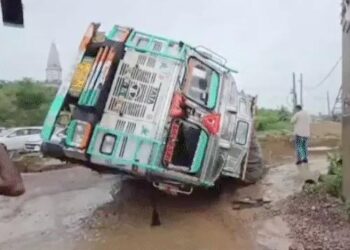 5 जिलों में 3 घंटे बारिश का अलर्ट: 24 घंटे में 8 की मौत, गुरुग्राम में वर्क फ्रॉम होम के आदेश, यमुना में 7 भैंसें फंसीं