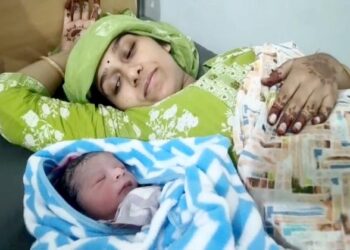 जींद में CET परीक्षा केंद्र के बाहर बंटी मिठाइयां, मूक-बधिर महिला ने दिया बेटे को जन्म