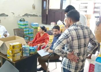 हिसार में नकली घी के कारोबार की शिकायत पर दो दुकानों पर सीएम फ्लाइंग की छापेमारी