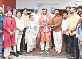 हरियाणा सीएम नायब सैनी से मिले पंजाबी एक्टर-कॉमेडियन