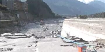 मंडी में लैंडस्लाइड, 130 लोग बचाए: चंबा में फंसे 335 टूरिस्ट की लिस्ट