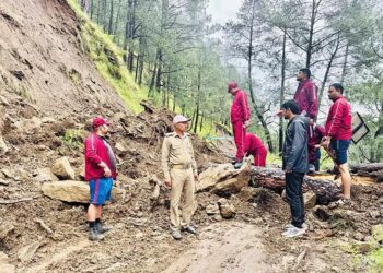 हिमाचल के चंबा में लैंडस्लाइड, 11 मौतें: उत्तराखंड में बादल फटने से 5 की जान गई