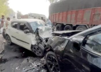 कुरुक्षेत्र में हैरियर-स्विफ्ट कारें टकराई, 5 की मौत: 5 घायल, दरवाजे काटकर निकाले शव