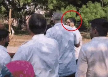 महिला स्टाफ से पीरियड्स का सबूत मांगा, कपड़े उतरवाए: हंगामे के बाद सुपरवाइजर सस्पेंड