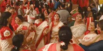 चंडीगढ़ में दुर्गा पूजा के आखिरी दिन सिंदूर खेला: रात में शरारती तत्वों ने रावण के पुतले में आग लगाई