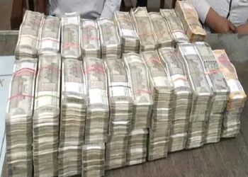 रोहतक में दिल्ली नंबर गाड़ी से ₹1 करोड़ कैश मिला: ब्लास्ट के बाद पुलिस चेकिंग कर रही थी