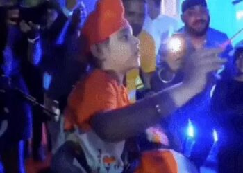 विमेंस क्रिकेट प्लेयर्स को नचाने वाला पंजाबी लड़का तेजबीर