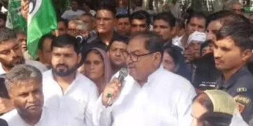 रोहतक DC को अभय चौटाला का अल्टीमेटम: बोले- खुद ज्ञापन लेने आएं, वर्ना हमारी याददाश्त बहुत अच्छी, ध्यान रखना