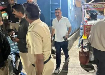 अंबाला कैंट में रात को कई जगह पुलिस की रेड: सट्‌टा खेलने और अवैध शराब बेचने वाले रहे निशाने पर