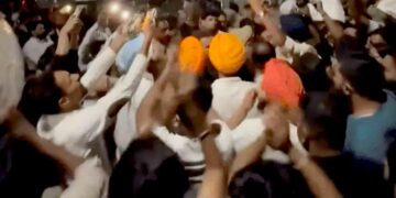 PU में लगे चंडीगढ़ पुलिस गो बैक के नारे: एफिडेविट के खिलाफ मर्ण व्रत पर बैठे स्टूडेंट नेता को हटाने का प्रयास