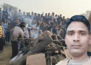 हरियाणा के शहीद जवान को दोनों बेटों ने मुखाग्नि दी: मां ने चेहरा देख रोते हुए सैल्यूट किया