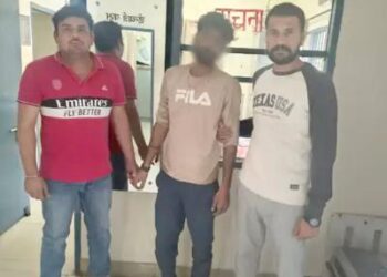 पंचकूला में ट्रैफिक लाइट के तार चुराते युवक पकड़ा: 2 बार हुई चोरी तो लगाया चौकीदार