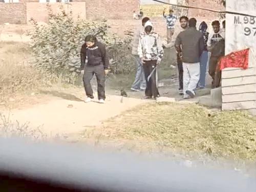 लुधियाना में बदमाशों ने घर पर बरसाए ईंट-पत्थर, VIDEO: युवक का सिर फटा