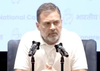 खड़गे बोले- मोदी को गांधी सरनेम से दिक्कत: राहुल बोले- मोदी वन मैन शो चला रहे, इसका फायदा 2-3 अरबपतियों को मिल रहा