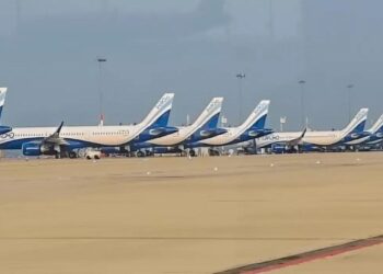 सरकार बोली- इंडिगो की उड़ानों में कटौती करेंगे: कुछ स्लॉट दूसरी कंपनी को देंगे; 7 दिन में 4500 से ज्यादा फ्लाइट कैंसिल हुईं