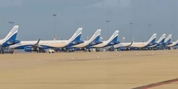 सरकार बोली- इंडिगो की उड़ानों में कटौती करेंगे: कुछ स्लॉट दूसरी कंपनी को देंगे; 7 दिन में 4500 से ज्यादा फ्लाइट कैंसिल हुईं