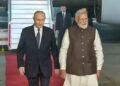भारत पहुंचे पुतिन से गले मिले PM मोदी: एयरपोर्ट पर रिसीव किया, रेड कार्पेट वेलकम दिया, एक ही गाड़ी में रवाना हुए, कुछ देर में प्राइवेट डिनर