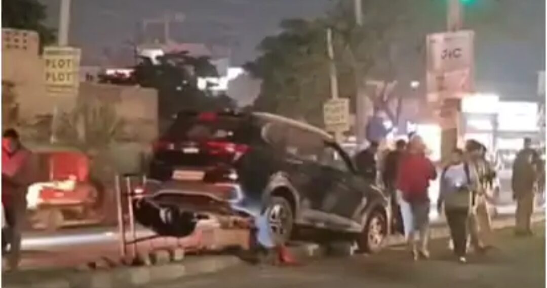 गुरुग्राम में तेज रफ्तार कार ने किन्नर को कुचलाः मौके पर ही मौत, सड़क पार करते वक्त हादसा