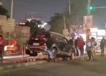 गुरुग्राम में तेज रफ्तार कार ने किन्नर को कुचलाः मौके पर ही मौत, सड़क पार करते वक्त हादसा