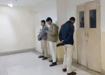 ममता बोलीं- प्रधानमंत्री जी अपने होम मिनिस्टर को कंट्रोल कीजिए: TMC आईटी सेल इंचार्ज के घर-ऑफिस पर पड़े थे छापे