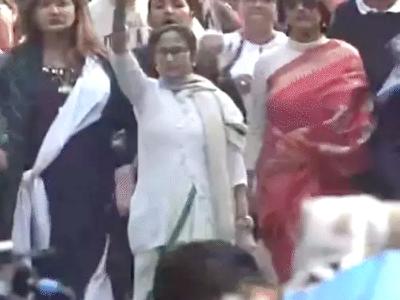 ममता बोलीं– मेरे पास शाह के खिलाफ पेन ड्राइव: मुझे छेड़ोगे तो छोड़ूंगी नहीं, ED की रेड के बाद कोलकाता में रैली की