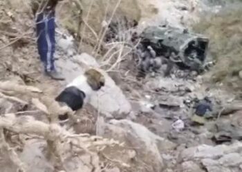 जम्मू में सेना की गाड़ी 400-फीट गहरी खाई में गिरी: 10 जवानों की जान गई, 11 घायल