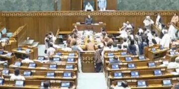 लोकसभा में ‘हरदीप पुरी इस्तीफा दो’ के नारे लगे: सदन 9 मार्च तक स्थगित, BJP का आरोप- राहुल सत्ता पाने को देश का बंटवारा चाहते थे