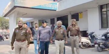 मोहाली में ऑनलाइन क्रिकेट सट्टेबाजी गिरोह का भंडाफोड़: पुलिस ने तीन आरोपी पकड़े, किराए के फ्लैट से चल रहा था सट्टे का नेटवर्क