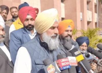 मोहाली में पेशी के बाद मजीठिया का सरकार पर निशाना: बोले– पंजाब में लगे परमानेंट डीजीपी, रोज हो रहे मर्डर, वाटर कमिशन टीम पहुंची पंजाब