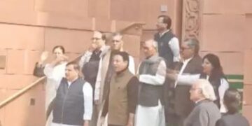 लोकसभा में मोदी के खिलाफ नारे लगे: सदन दूसरी बार 2 बजे तक स्थगित