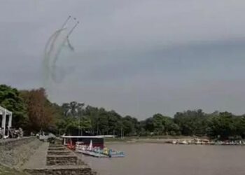 चंडीगढ़ एयर-शो का दूसरा दिन: एयरफोर्स की सूर्यकिरन टीम ने डायमंड-Y फॉर्मेशन बनाया; पंजाब और हरियाणा CM भी पहुंचे