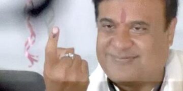 पुडुचेरी में कांग्रेस-भाजपा समर्थक भिड़े:एंटनी बोले- केरल में बीजेपी को कोई पसंद नहीं करता, हिमंता ने कामाख्या मंदिर में पूजा के बाद वोट डाला