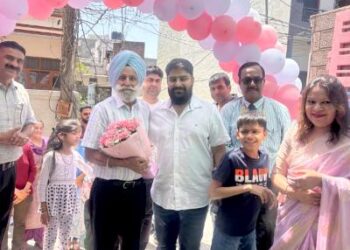 ढकोली में बचपन प्ले स्कूल का भव्य शुभारंभ, रिबन काटकर हुआ उद्घाटन