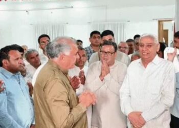जेल से छूटे रामपाल के चरणों में BJP विधायक नतमस्तक: धनाना आश्रम में बोले-मैं आपकी सेवा से प्रभावित हूं
