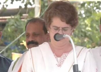 प्रियंका बोलीं- BJP और LDF में सीक्रेट डील: इसीलिए मोदी सबरीमाला चोरी पर चुप रहे; पीएम बोले- कांग्रेस पाकिस्तान का लिखा गीत गाती है