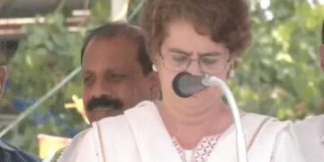 प्रियंका बोलीं- BJP और LDF में सीक्रेट डील: इसीलिए मोदी सबरीमाला चोरी पर चुप रहे; पीएम बोले- कांग्रेस पाकिस्तान का लिखा गीत गाती है