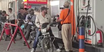 पेट्रोल-डीजल ₹3-3 महंगे हुए, नई कीमतें लागू: दिल्ली में पेट्रोल ₹97.77 लीटर हुआ, कंपनियों को अभी भी ₹25-30 घाटा