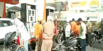 पंजाब में पेट्रोल-डीजल सप्लाई में संकट, पंप ड्राई हो रहे: पंप डीलर्स का मुख्य सचिव को पत्र, बोले-₹10 महंगा प्रीमियम पेट्रोल लेने के लिए कह रहे
